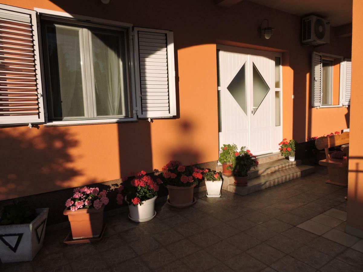 Apartments Perla Biograd Na Moru Buitenkant foto